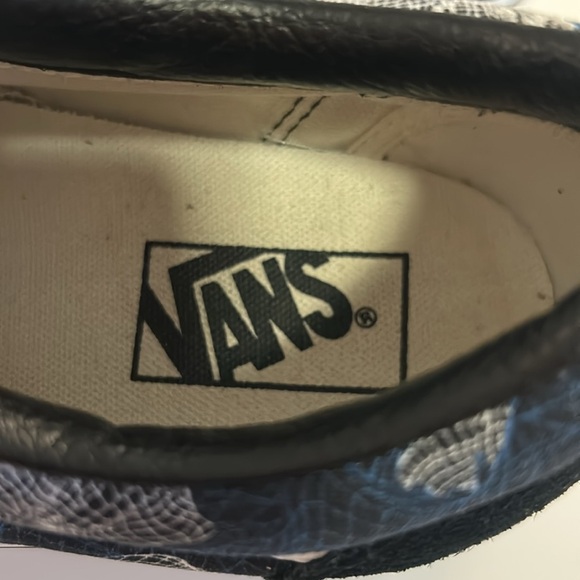 Vans Men's Old Skool Skulls Wireframe Suede Skateboard Sneakers Size 9.5 - Picture 6 of 8